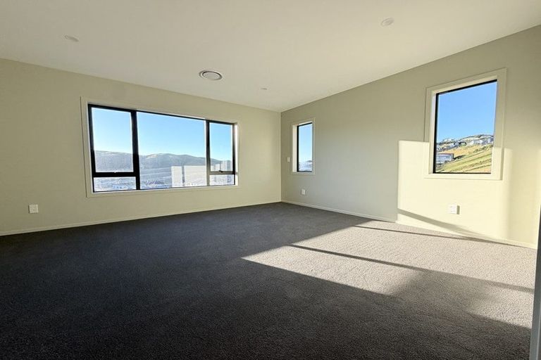 Photo of property in 5 Swinton Place, Churton Park, 6037