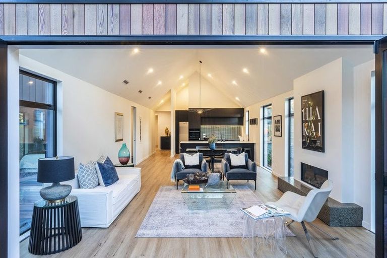 Photo of property in 112 Paparoa Street, Papanui, Christchurch, 8053