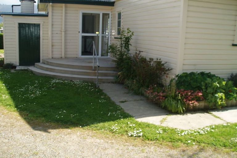 Photo of property in 34 Allan Street, Waimate, 7924