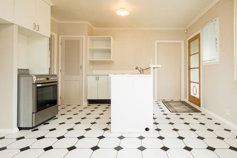 Photo of property in 1 Woodstock Place, Hokowhitu, Palmerston North, 4410