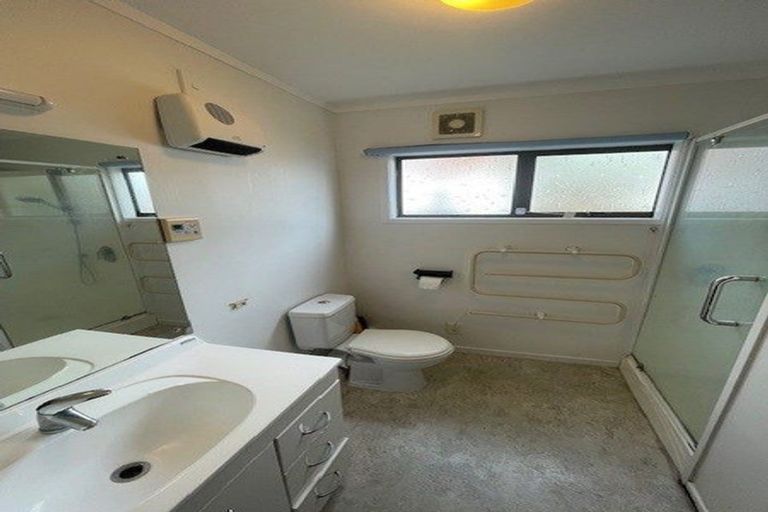 Photo of property in 3/8 Shakespeare Road, Milford, Auckland, 0620