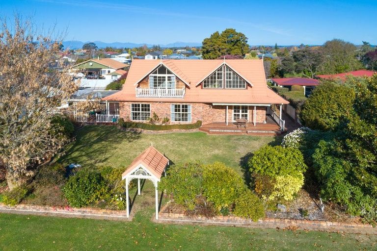 Photo of property in 17 Totara Park Avenue, Motueka, 7120