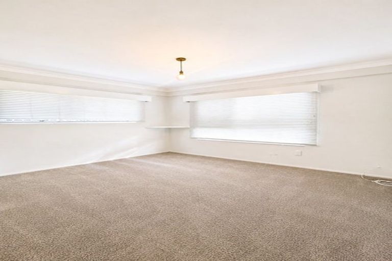 Photo of property in 76a Lake Road, Narrow Neck, Auckland, 0624