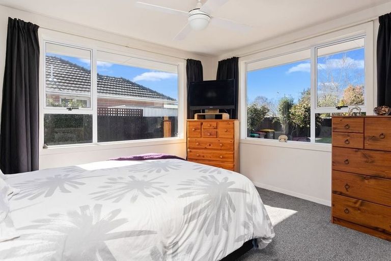 Photo of property in 118 Grimseys Road, Redwood, Christchurch, 8051