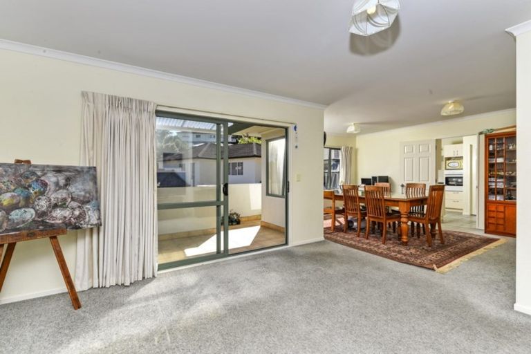 Photo of property in 43 Landvale Court, Browns Bay, Auckland, 0630