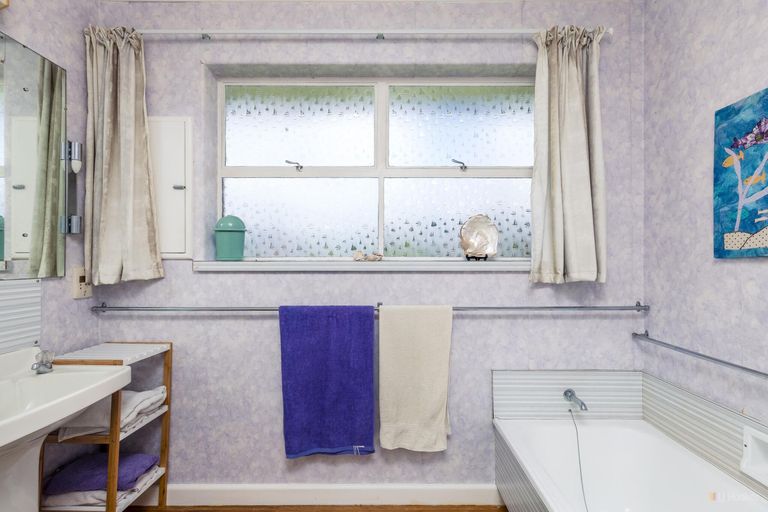 Photo of property in 2 Betten Street, Waimate, 7924