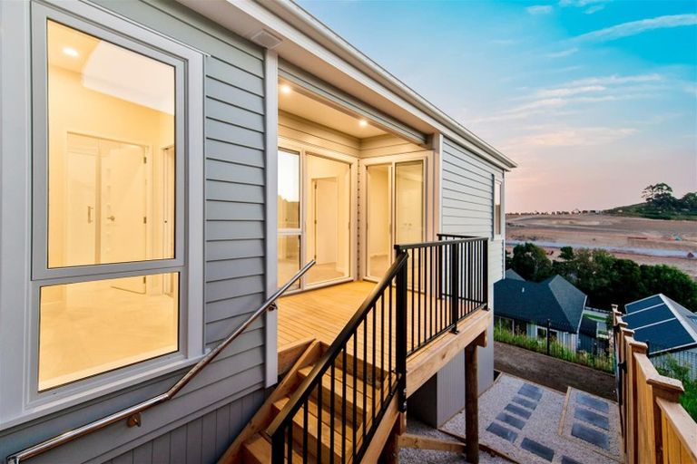 Photo of property in 175 Godfrey Drive, Orewa, 0931