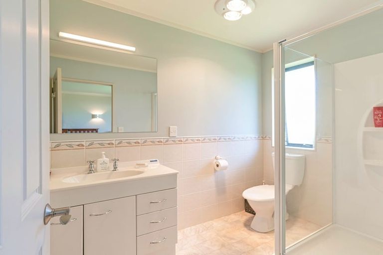 Photo of property in 12 Corfe Castle Lane, Levin, 5510