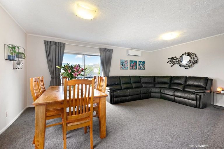 Photo of property in 4b Sarah Way, Crofton Downs, Wellington, 6035