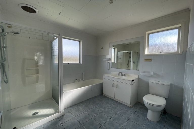 Photo of property in 5 Kapiti Place, Sunnynook, Auckland, 0620