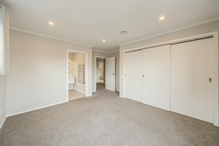 Photo of property in 8 Desert Gold Lane, Wallaceville, Upper Hutt, 5018