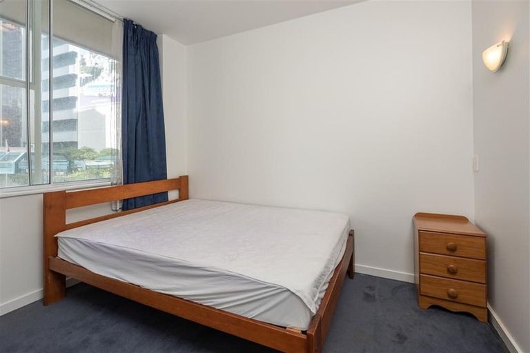 Photo of property in Terrace Tower Apartments, 1a/126 The Terrace, Wellington Central, Wellington, 6011