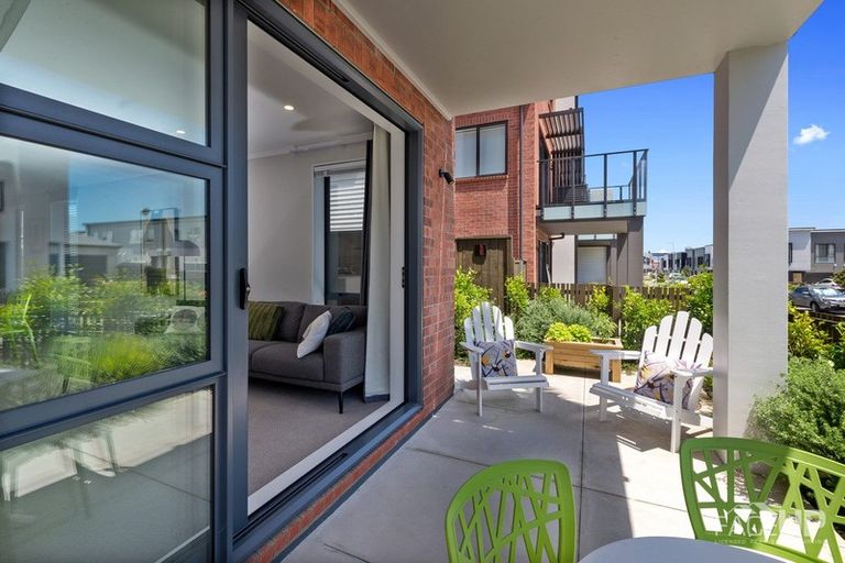 Photo of property in 14 Ian Morrison Road, Hobsonville, Auckland, 0616