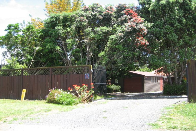 Photo of property in 5 Millen Place, Clarks Beach, 2122