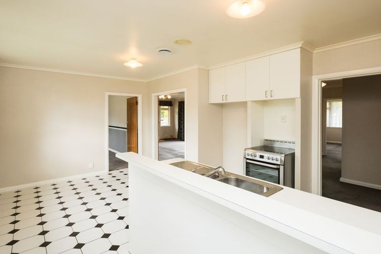 Photo of property in 1 Woodstock Place, Hokowhitu, Palmerston North, 4410
