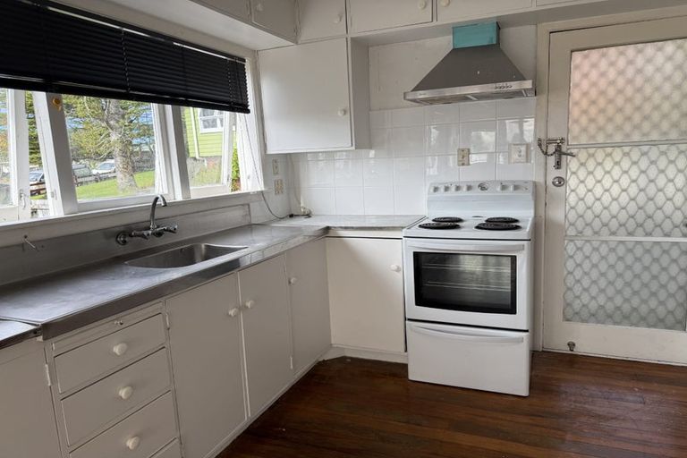 Photo of property in 12 Mason Street, New Lynn, Auckland, 0600