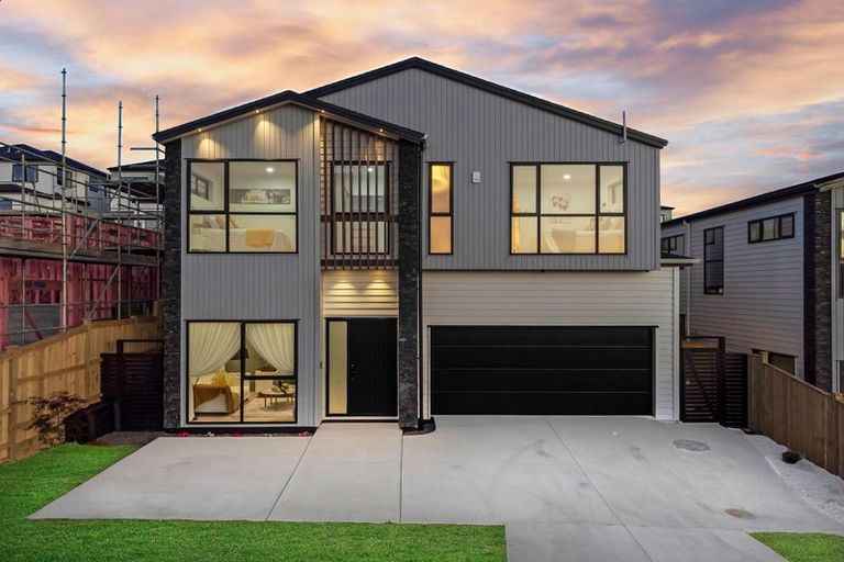 Photo of property in 130 Mcquoids Road, Flat Bush, Auckland, 2019