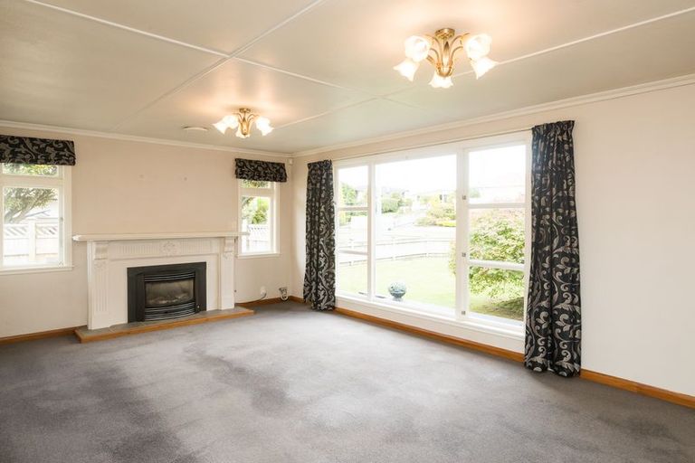 Photo of property in 1 Woodstock Place, Hokowhitu, Palmerston North, 4410