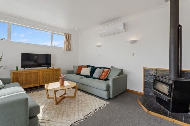 Photo of property in 41 Queens Road, Glen Avon, New Plymouth, 4312