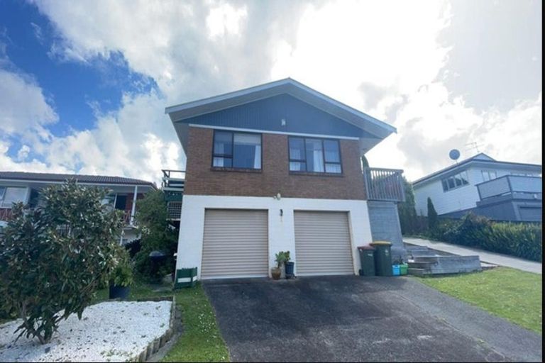 Photo of property in 5 Binda Place, Botany Downs, Auckland, 2010