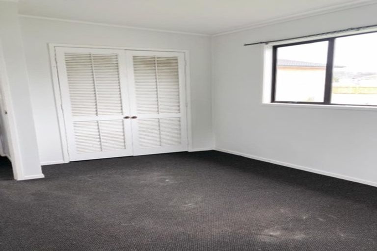 Photo of property in 67 Kelman Road, Kelston, Auckland, 0602