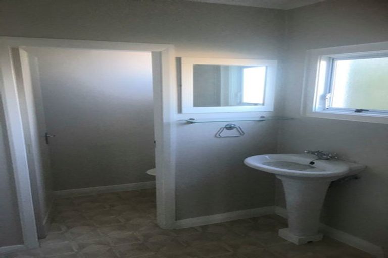 Photo of property in 21 Crawford Road, Kilbirnie, Wellington, 6022