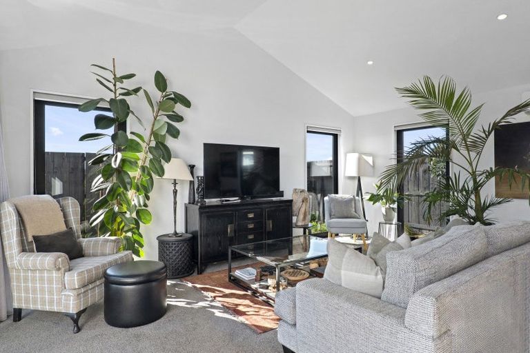 Photo of property in 12 Dalness Crescent, Halswell, Christchurch, 8025