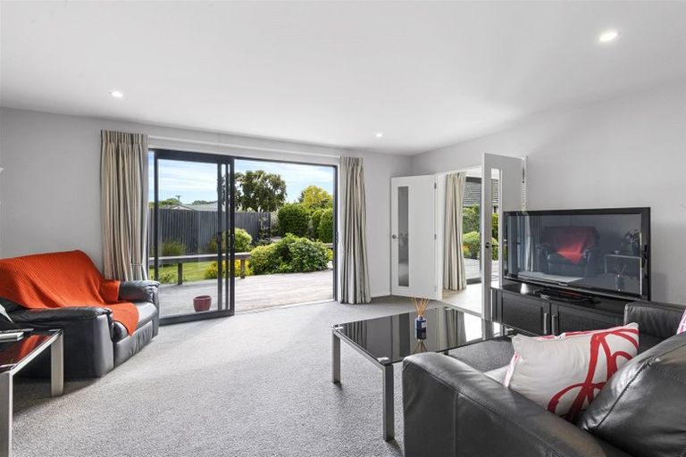 Photo of property in 22 Derrett Place, Saint Martins, Christchurch, 8022