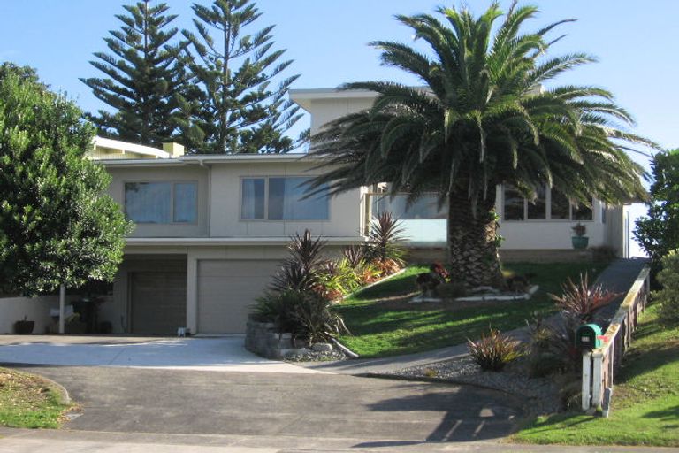 Photo of property in 135 Tutere Street, Waikanae Beach, Waikanae, 5036
