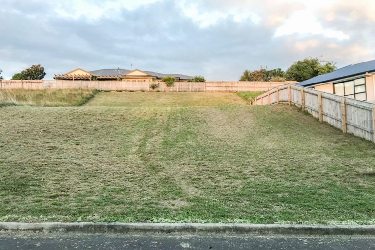 Photo of property in 22 La Lena Grove, Fitzherbert, Palmerston North, 4410