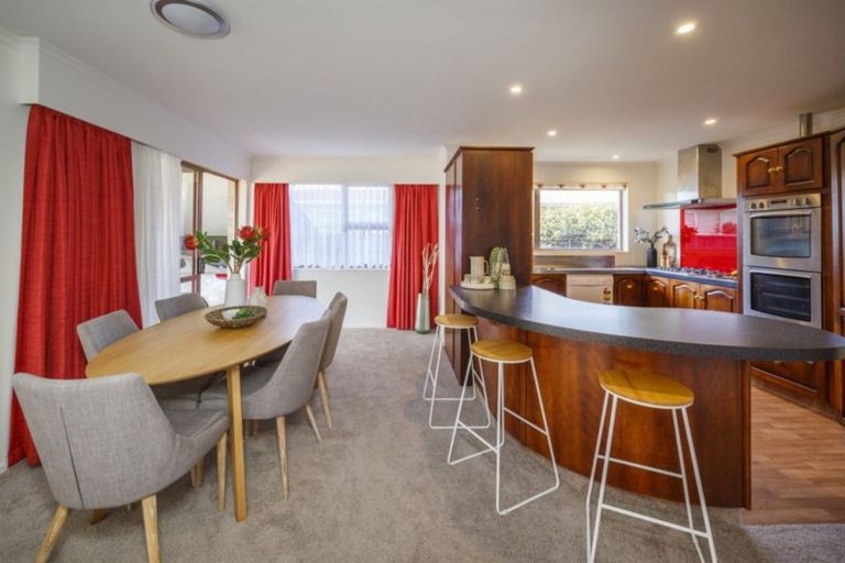 Photo of property in 46 John F Kennedy Drive, Milson, Palmerston North, 4414