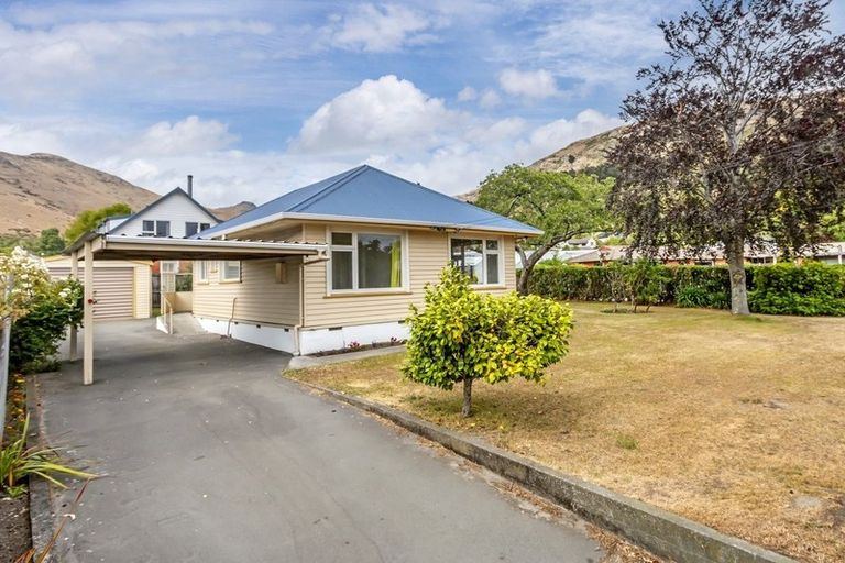 Photo of property in 253 Port Hills Road, Heathcote Valley, Christchurch, 8022