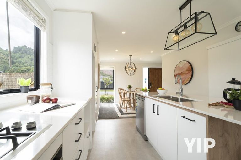 Photo of property in 68 Mawai Hakona Drive, Wallaceville, Upper Hutt, 5018