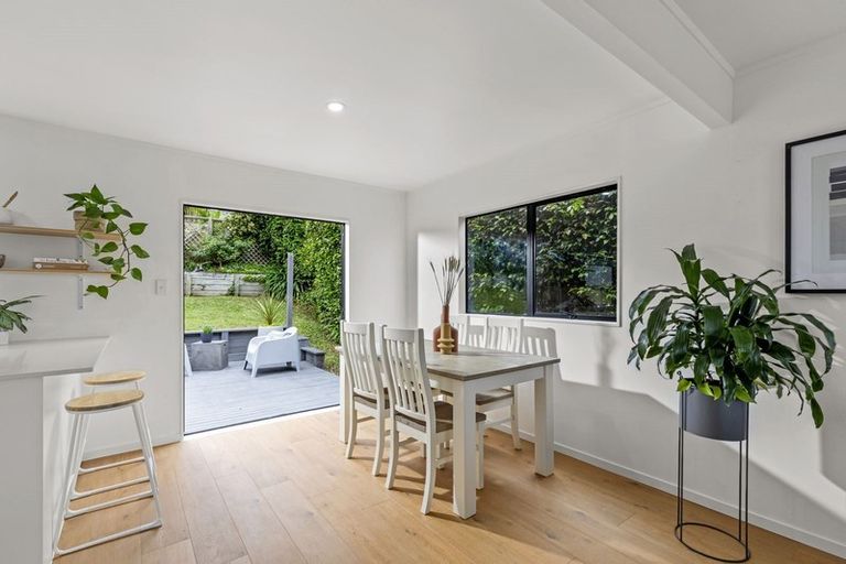 Photo of property in 2/56 Glencoe Road, Browns Bay, Auckland, 0630