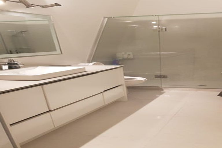 Photo of property in 1/20 Maritime Terrace, Birkenhead, Auckland, 0626