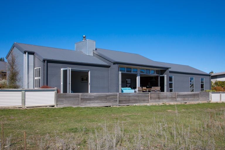 Photo of property in 9 Dwyer Place, Lake Tekapo, 7999