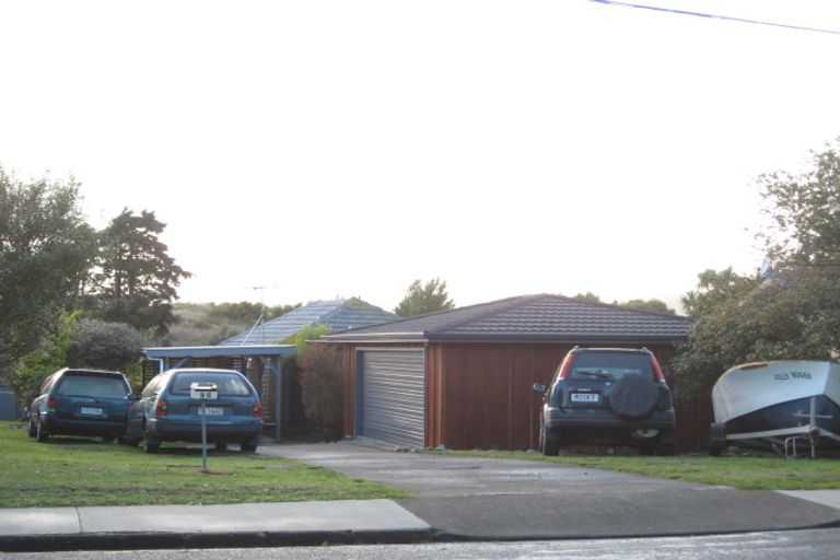 Photo of property in 90 Alexander Road, Raumati Beach, Paraparaumu, 5032