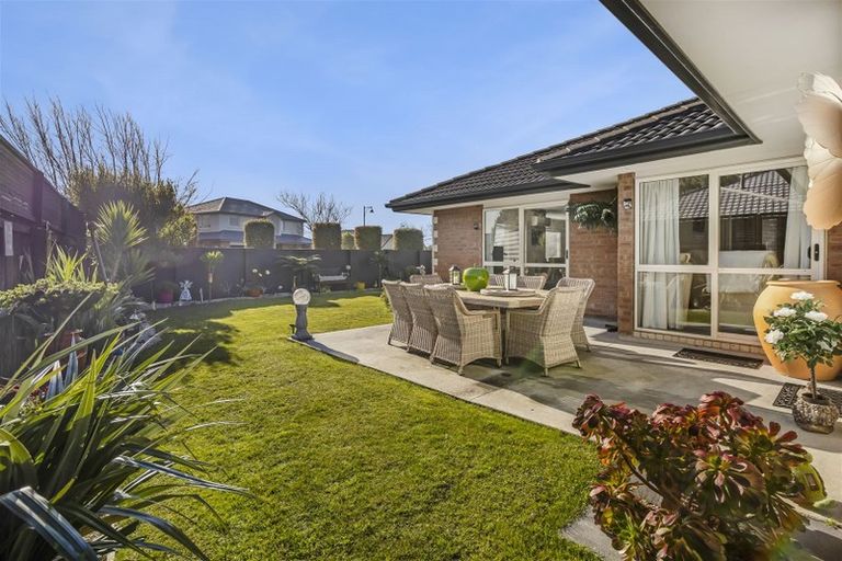 Photo of property in 5 Amoka Crescent, Parklands, Christchurch, 8083