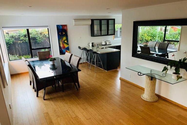 Photo of property in 2/2a Sunnynook Road, Sunnynook, Auckland, 0620