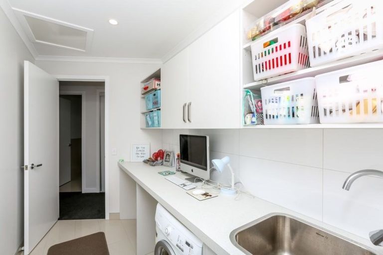 Photo of property in 6 Fern Lane, Whalers Gate, New Plymouth, 4310