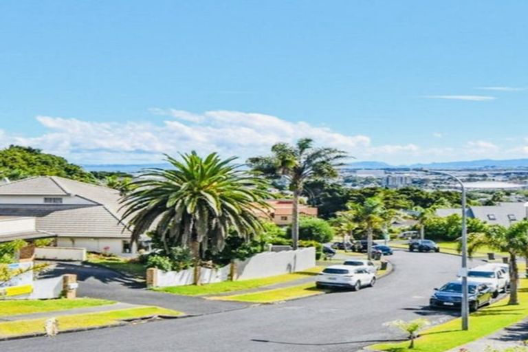 Photo of property in 5 Silkwood Grove, Totara Heights, Auckland, 2105