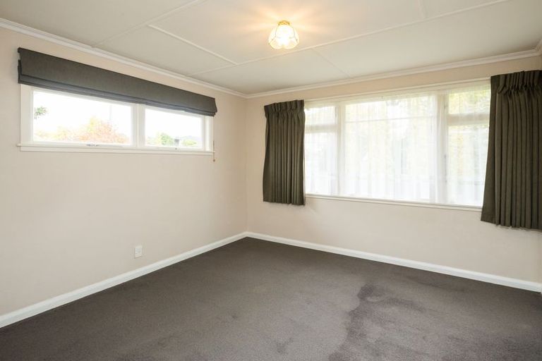 Photo of property in 1 Woodstock Place, Hokowhitu, Palmerston North, 4410