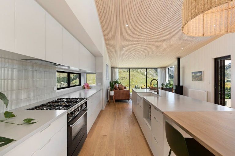 Photo of property in 9 Powder Terrace, Arthurs Point, Queenstown, 9371