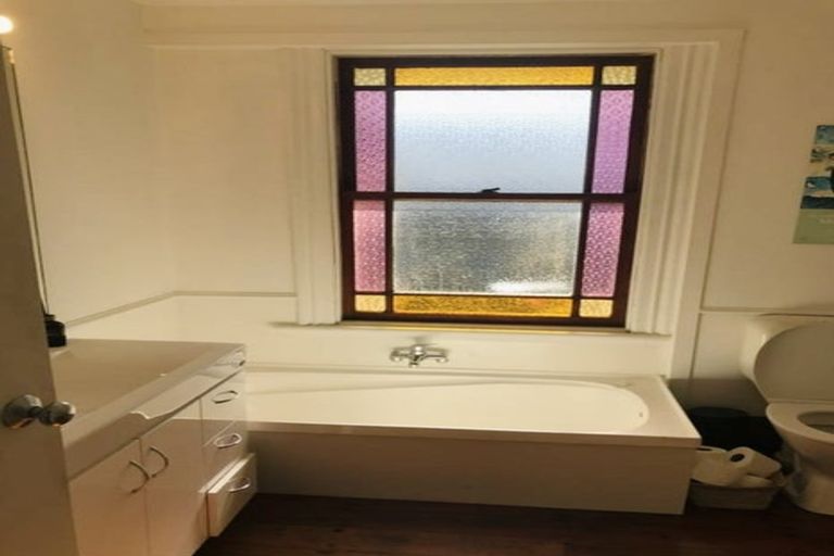 Photo of property in 19 Kenwyn Terrace, Newtown, Wellington, 6021