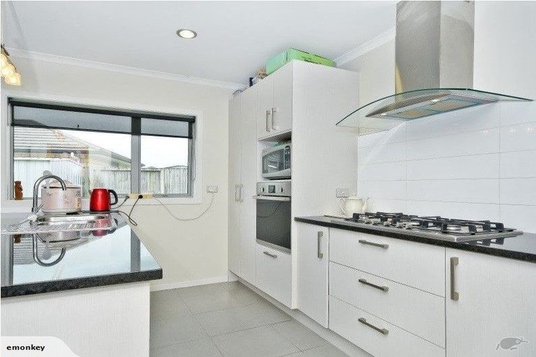 Photo of property in 6 Allgood Place, Rototuna North, Hamilton, 3210