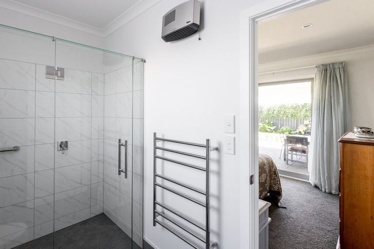 Photo of property in 44 Whakatomo Place, Havelock North, 4130