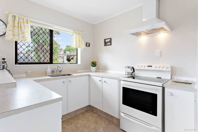 Photo of property in 2/54 Nikau Street, New Lynn, Auckland, 0600