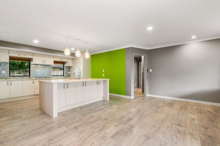 Photo of property in 22 Hoyte Place, Pukehangi, Rotorua, 3015