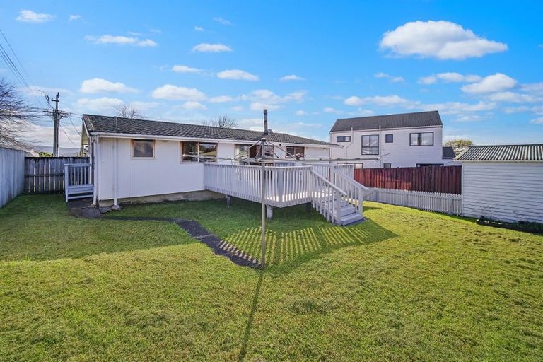Photo of property in 106 Woodglen Road, Glen Eden, Auckland, 0602