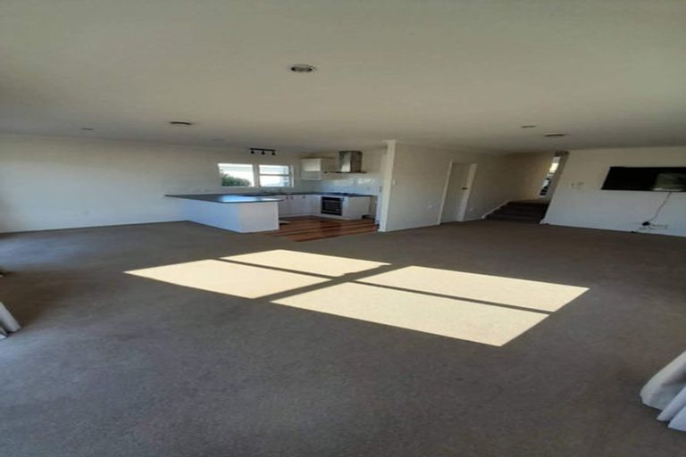 Photo of property in 59 Riversdale Drive, Merrilands, New Plymouth, 4312